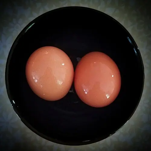 Hard-boiled eggs, a high-protein snack for muscle building